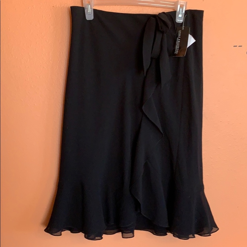 Price Drop🙈Black ruffled skirt new w/tags